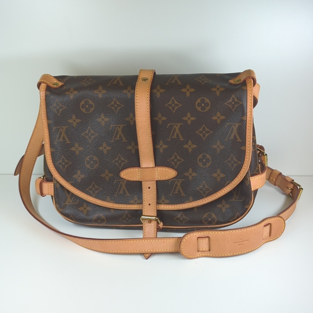 LOUIS VUITTON Monogram Saumur 30  Canvas Crossbody Bag Brown - Picture 6 of 17